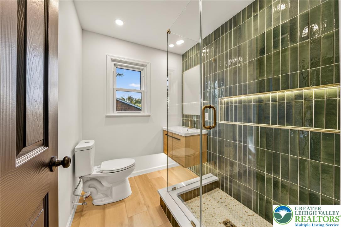 1686 Pleasant View Road Bethlehem, PA 18015 - Photo 19 of 45