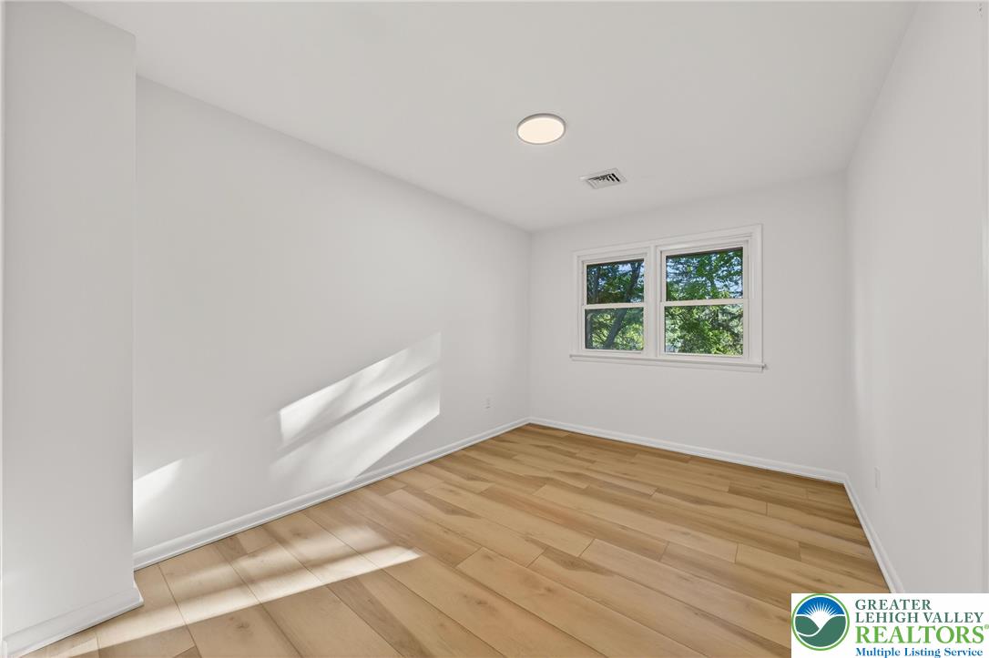 1686 Pleasant View Road Bethlehem, PA 18015 - Photo 23 of 45