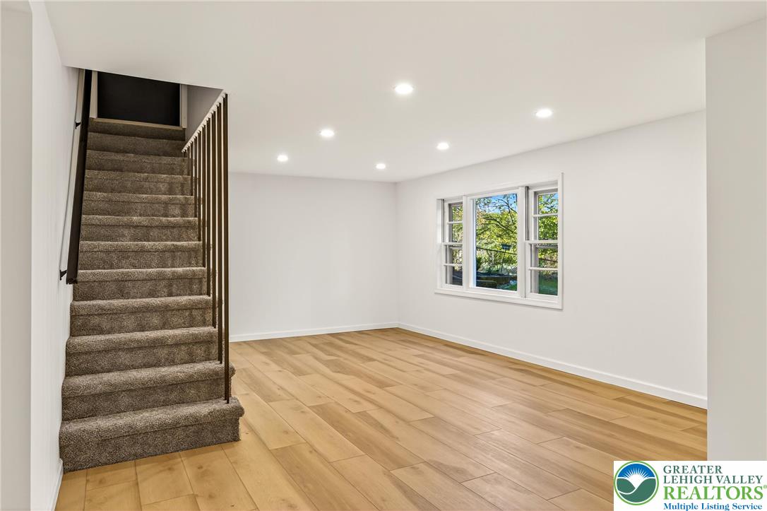 1686 Pleasant View Road Bethlehem, PA 18015 - Photo 32 of 45