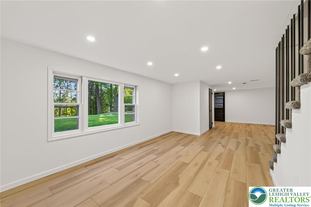 1686 Pleasant View Road Bethlehem, PA 18015 - Photo 34 of 45
