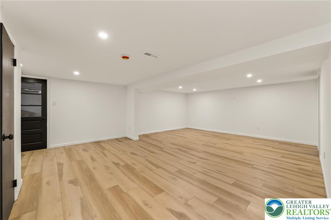 1686 Pleasant View Road Bethlehem, PA 18015 - Photo 37 of 45