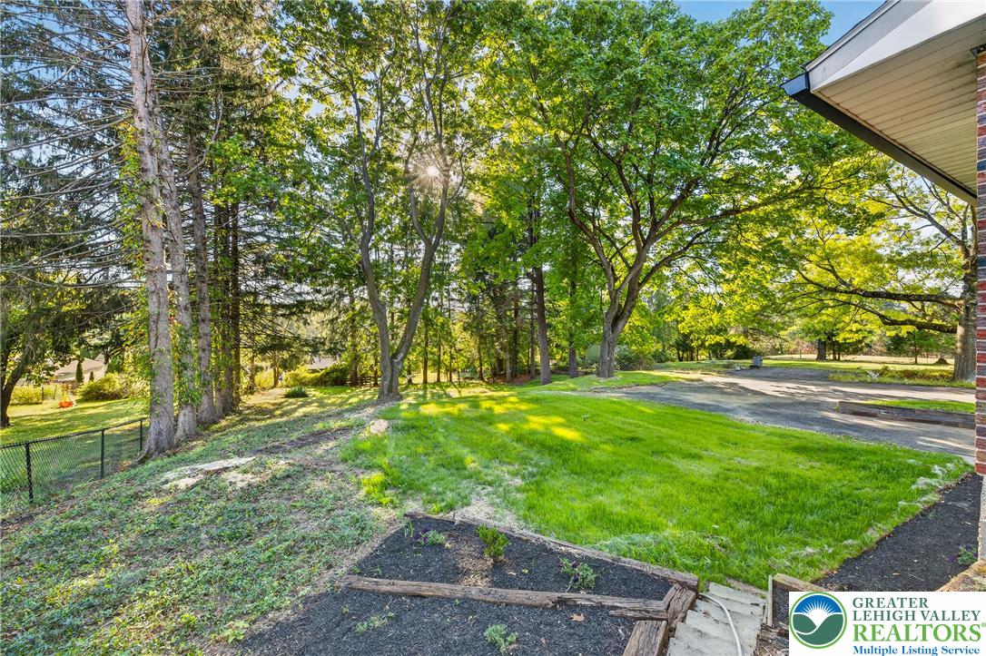 1686 Pleasant View Road Bethlehem, PA 18015 - Photo 42 of 45