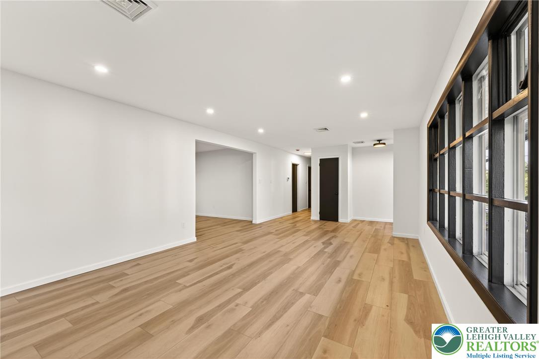 1686 Pleasant View Road Bethlehem, PA 18015 - Photo 10 of 45