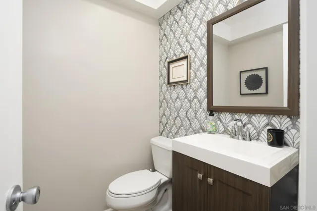 $2,868,000 | 7026 Estrella De Mar Road, Carlsbad, CA 92009