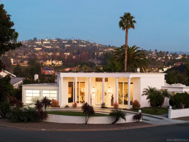 $2,868,000 | 7026 Estrella De Mar Road, Carlsbad, CA 92009