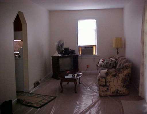35 Temple Road Aliquippa, PA 15001 - Photo 3 of 5 Living Room.