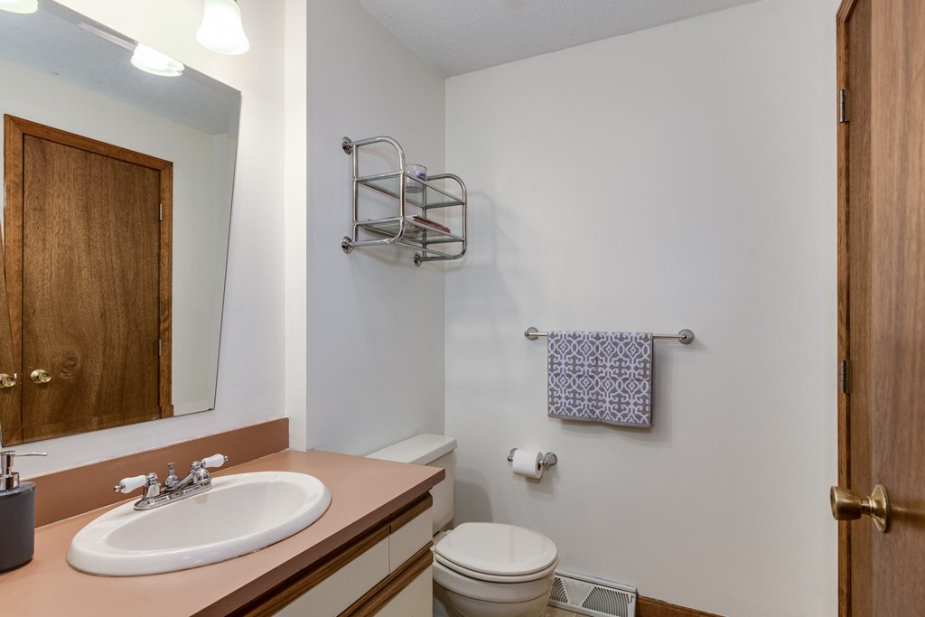 253 Sunderland Road, Unit 253 Worcester, MA 01604 - Photo 15 of 28 Gallery Image 15
