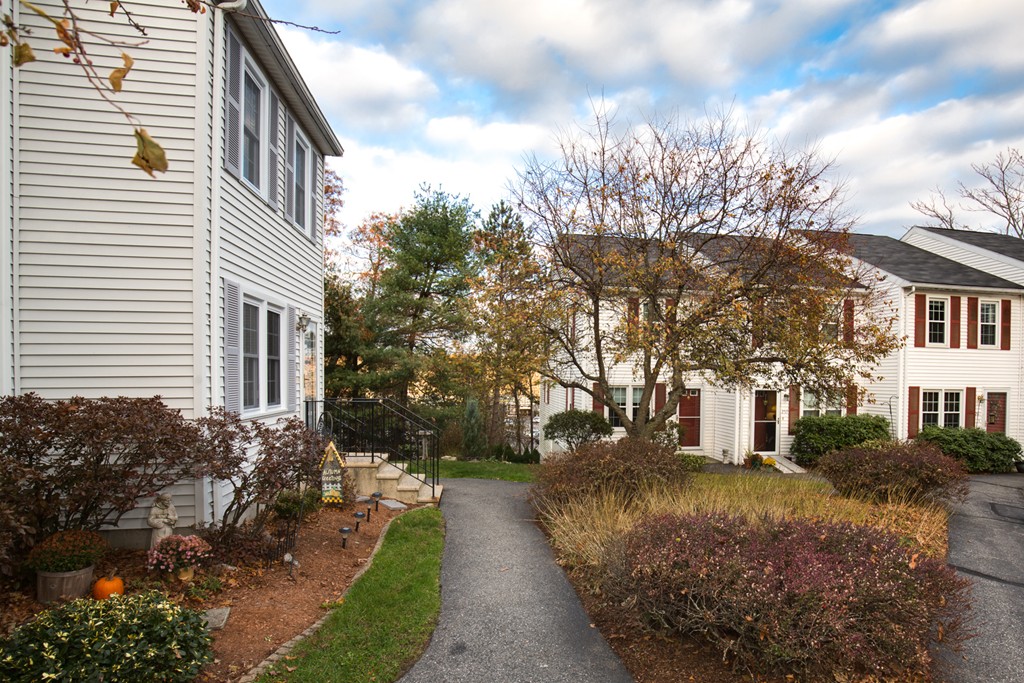 253 Sunderland Road, Unit 253 Worcester, MA 01604 - Photo 2 of 28 Gallery Image 2