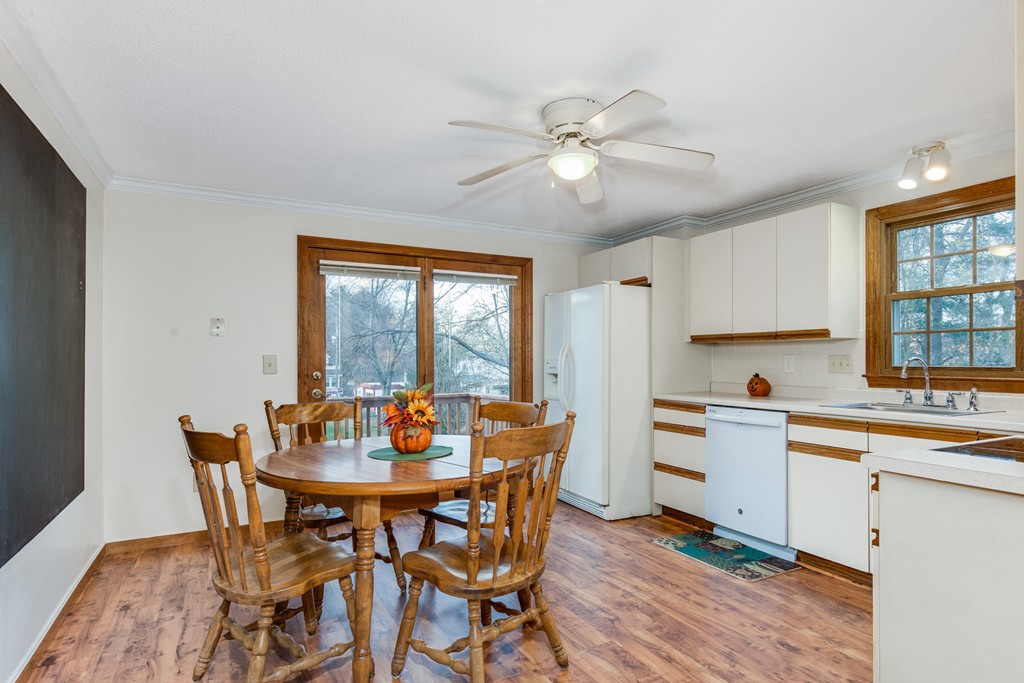 253 Sunderland Road, Unit 253 Worcester, MA 01604 - Photo 4 of 28 Gallery Image 4