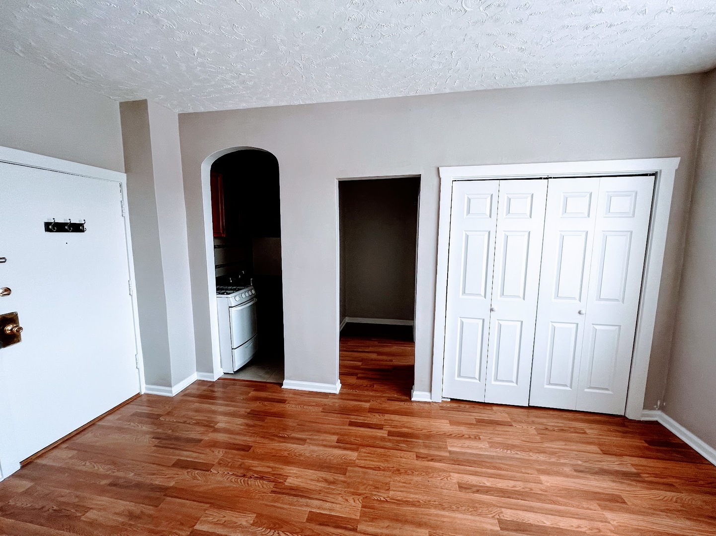 839 West Sheridan Road, Unit 424 Chicago, IL 60613 - Photo 8 of 12