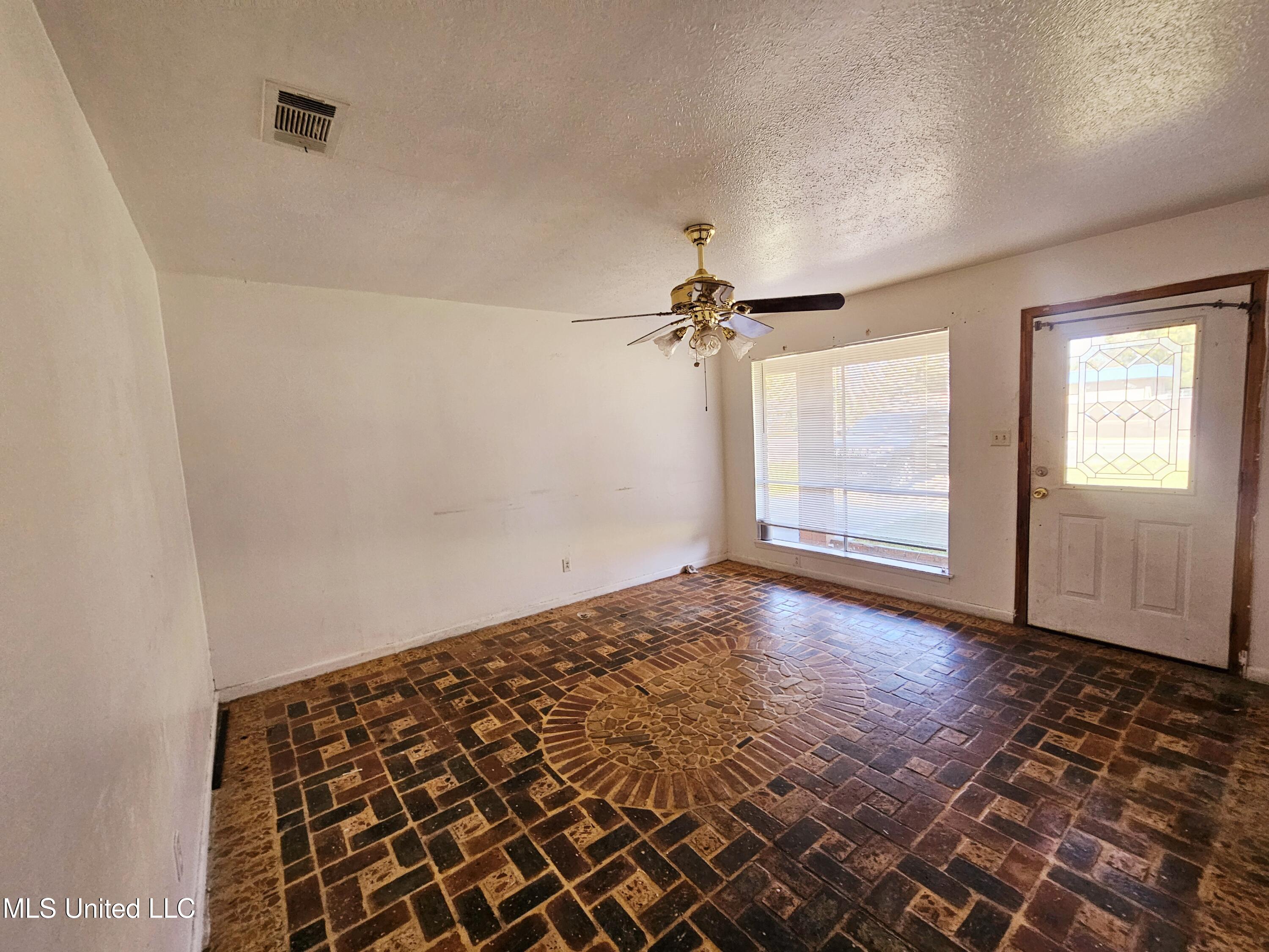 5630 Frederick Street Moss Point, MS 39563 - Photo 5 of 8 20241028_111008