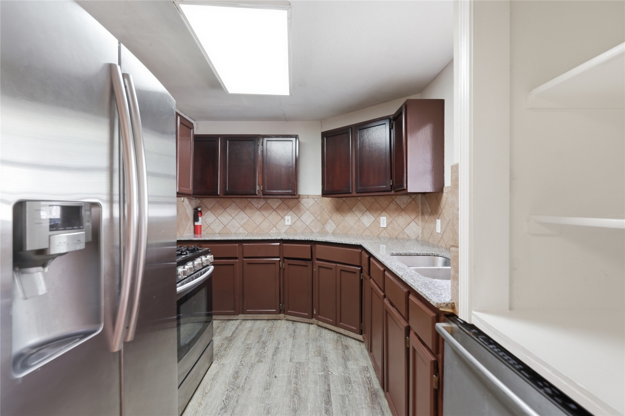 915 Vargas Road Austin, TX 78741 - Photo 9 of 29