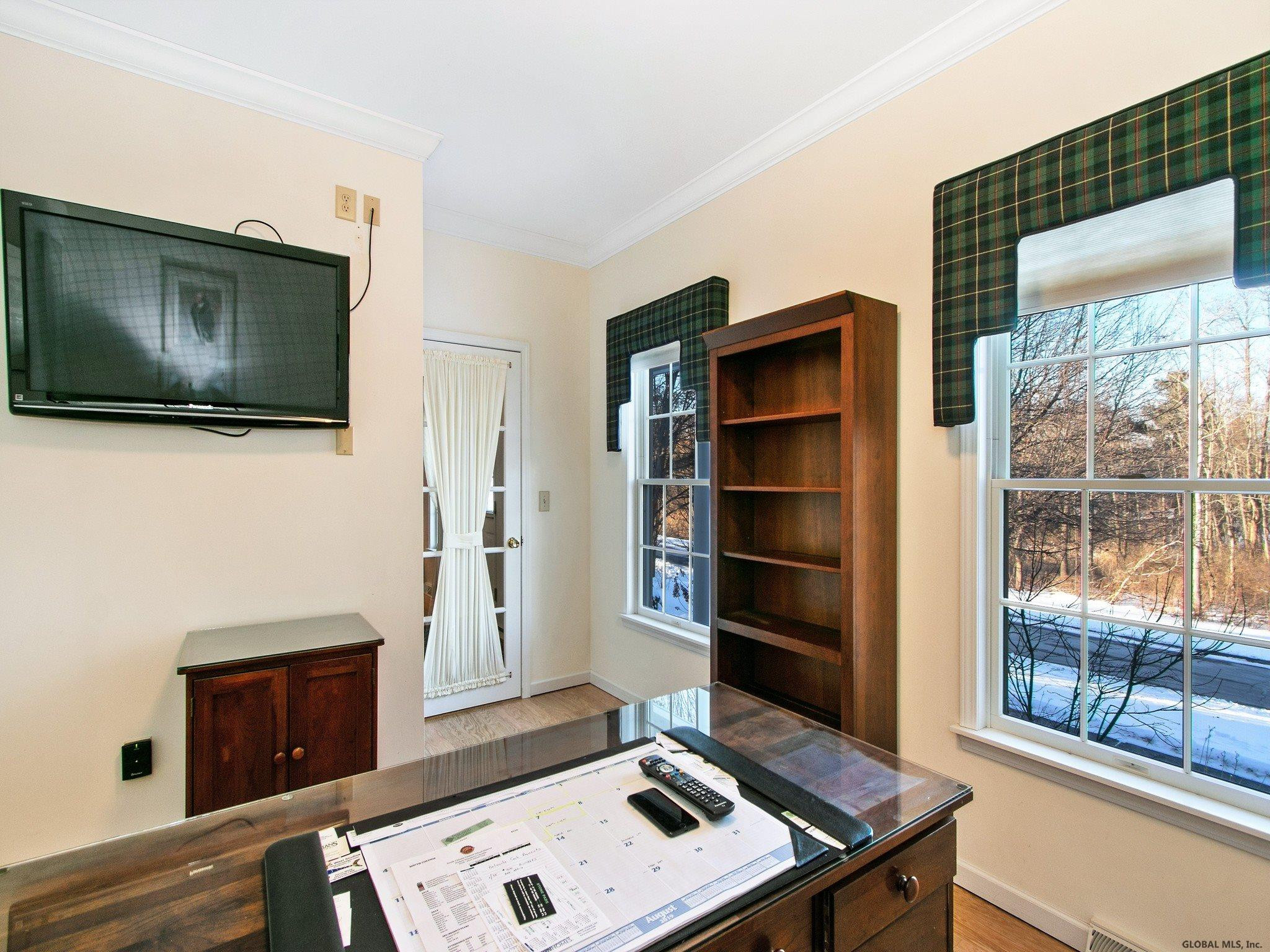 2 Seneca Road Niskayuna, NY 12309 - Photo 4 of 41 Photo 4