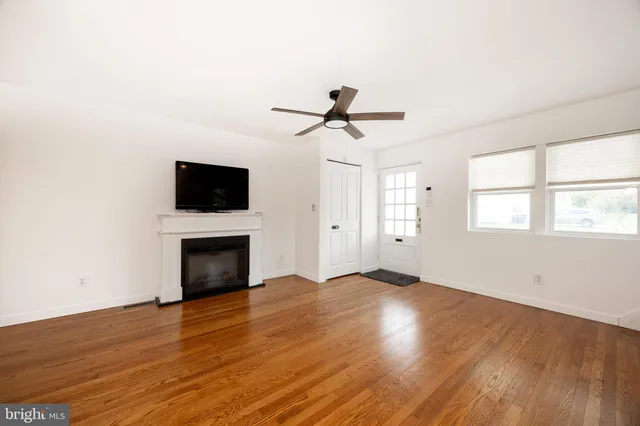 $2,400 | 353 William Street, Downingtown, PA 19335