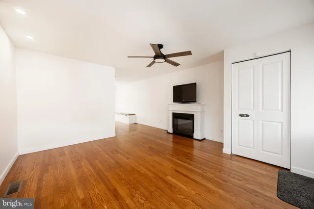 $2,400 | 353 William Street, Downingtown, PA 19335