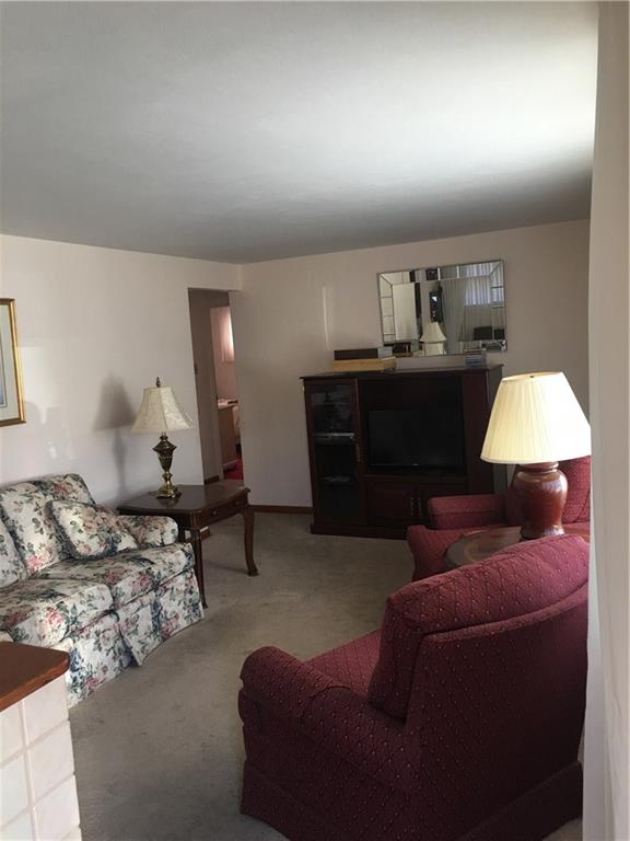 1629 Hollyrood Road Baldwin, PA 15227 - Photo 3 of 17 Gallery Image 3