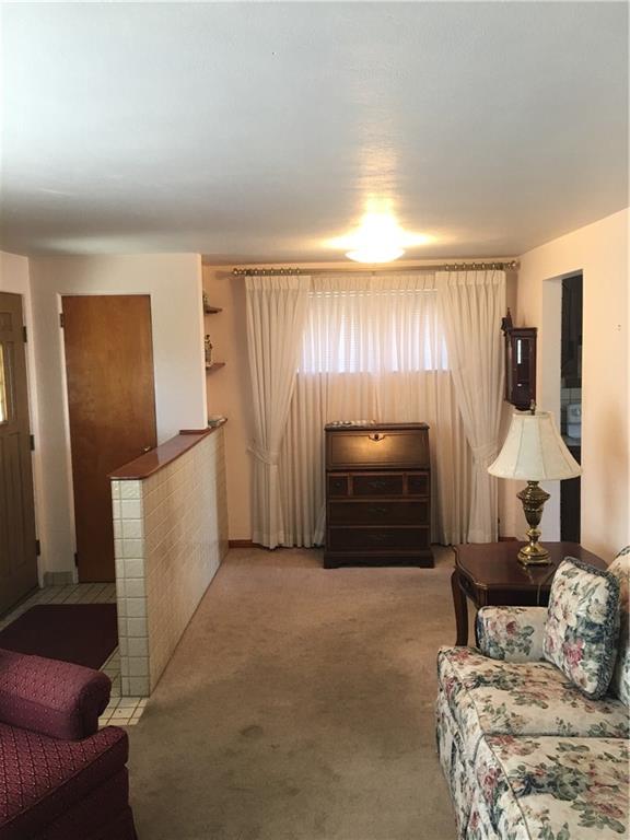 1629 Hollyrood Road Baldwin, PA 15227 - Photo 5 of 17 Gallery Image 5