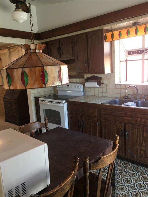 1629 Hollyrood Road Baldwin, PA 15227 - Photo 6 of 17 Gallery Image 6