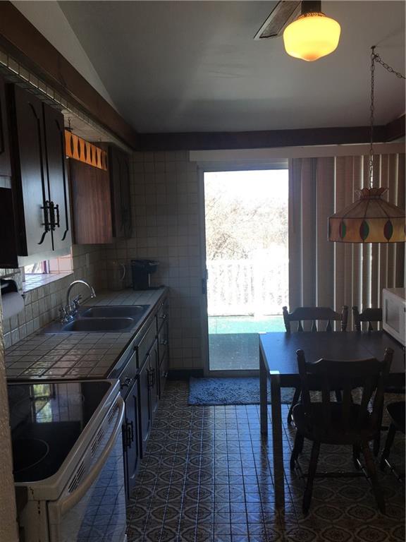 1629 Hollyrood Road Baldwin, PA 15227 - Photo 7 of 17 Gallery Image 7