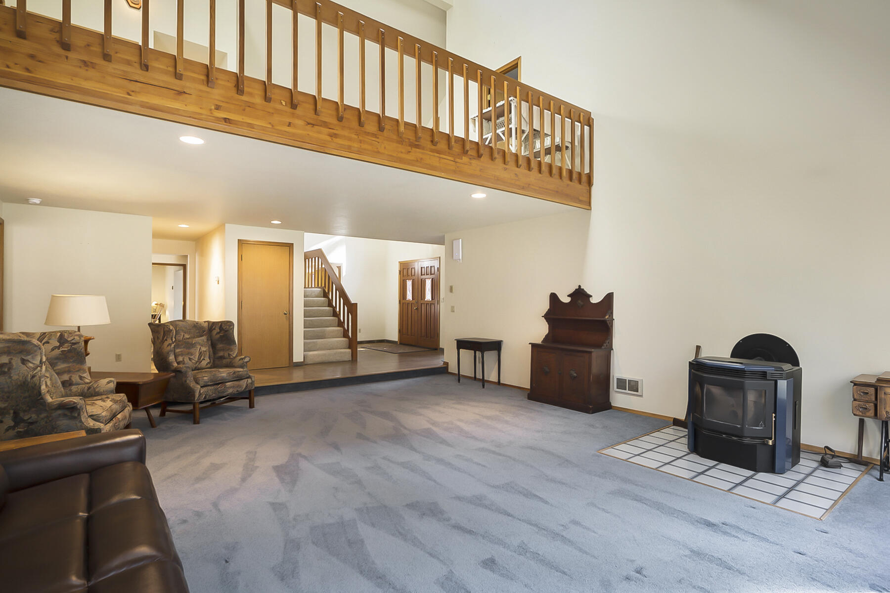 60195 East Ridgeview Drive Bend, OR 97702 - Photo 12 of 59 a view of a room with gym equipment