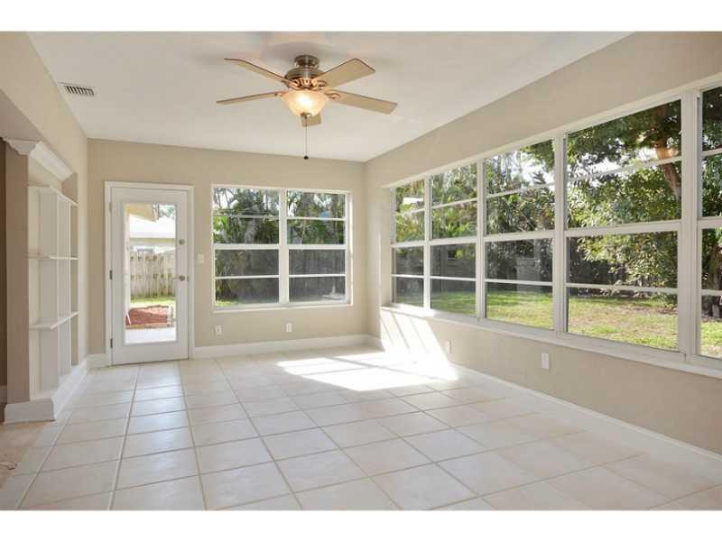 867 Southwest 9th Terrace Boca Raton, FL 33486 - Photo 10 of 20 Exterior Front