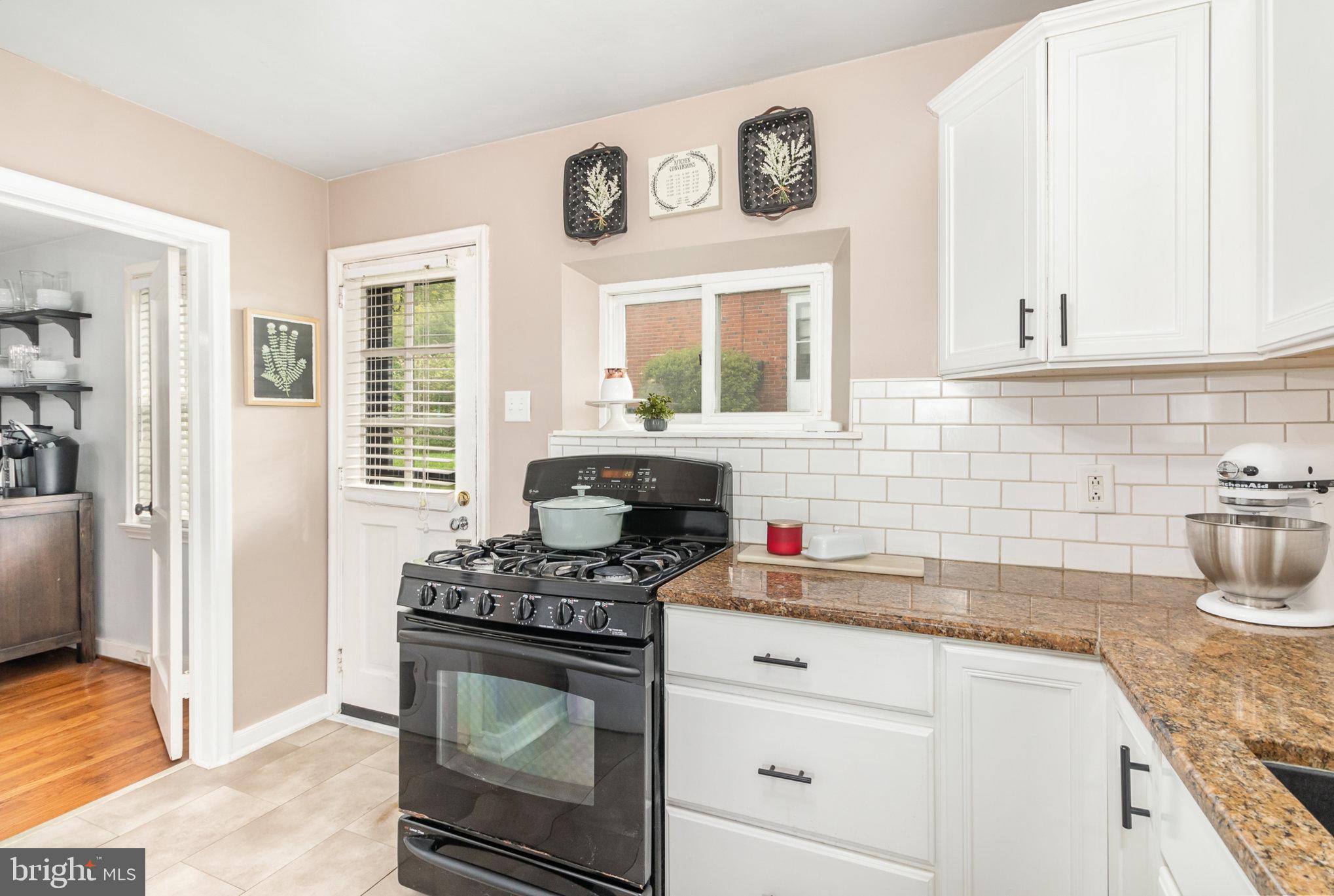 337 Abbeyville Road Lancaster, PA 17603 - Photo 8 of 29 Gallery Image 8