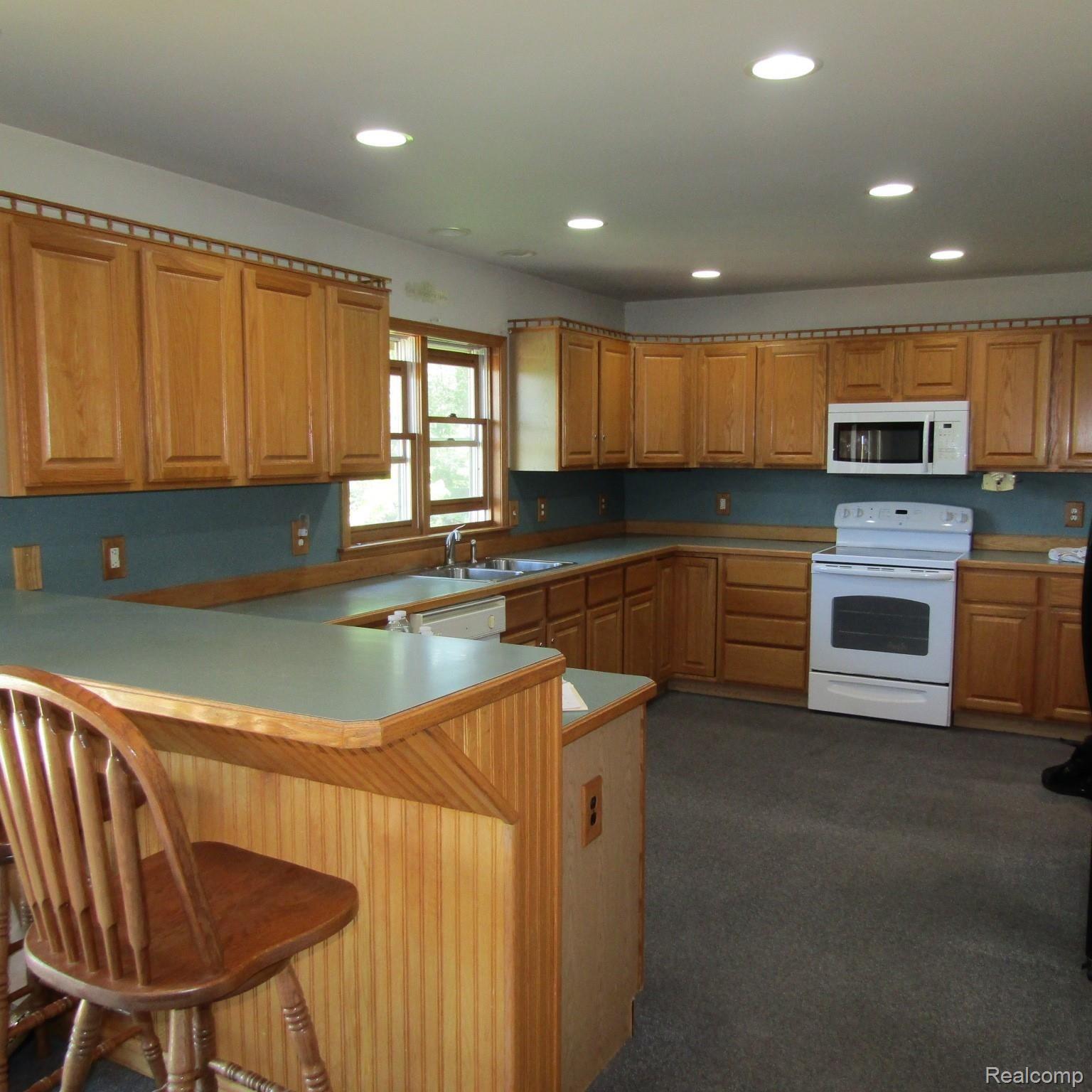 1699 Dutcher Road Howell, MI 48843 - Photo 8 of 38 IMG_0658.JPG