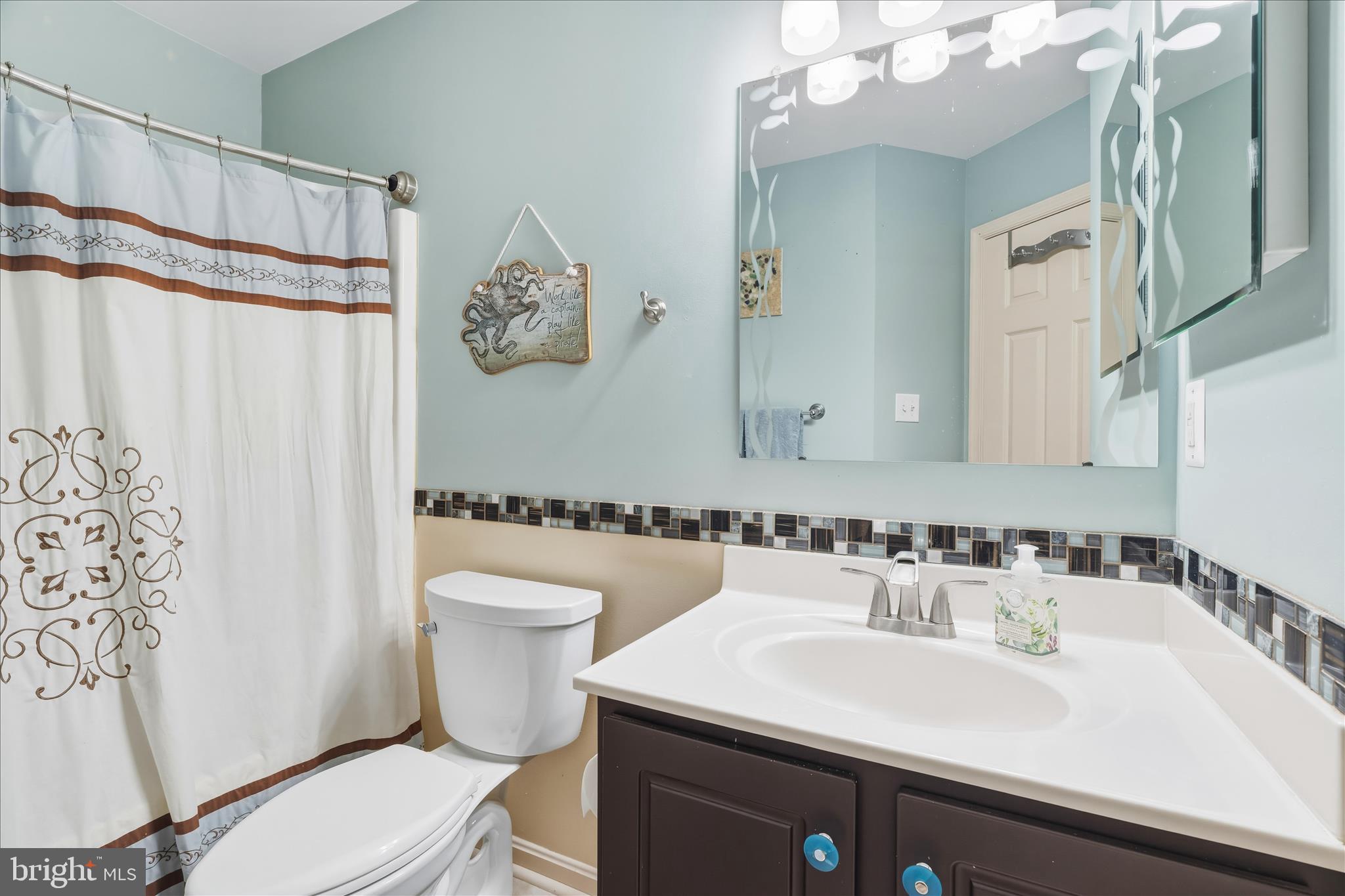 1707 Canal Run Drive Point of Rocks, MD 21777 - Photo 28 of 43 Upstairs Hall Bath