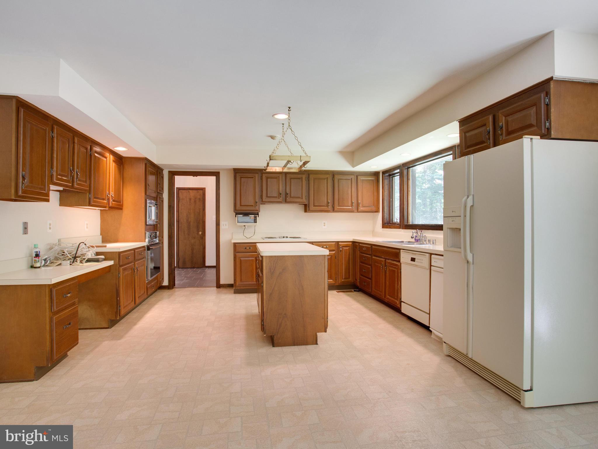 7605 Maple Branch Road Clifton, VA 20124 - Photo 6 of 30 Kitchen