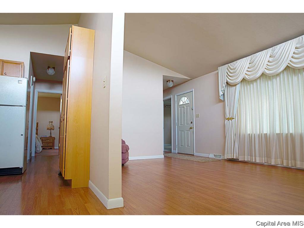 2128 Faringdon Road Springfield, IL 62702 - Photo 7 of 36