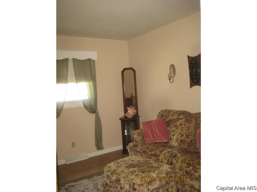 2128 Faringdon Road Springfield, IL 62702 - Photo 10 of 36
