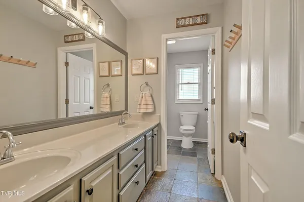 $529,900 | 4021 Lakota Place, Kingsport, TN 37664