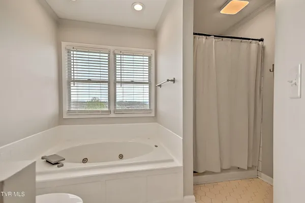$529,900 | 4021 Lakota Place, Kingsport, TN 37664