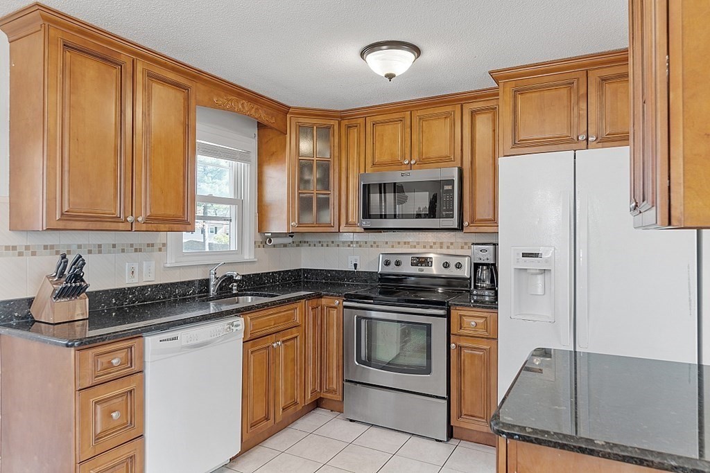 10 Beech Road Westford, MA 01886 - Photo 13 of 41 Gallery Image 13