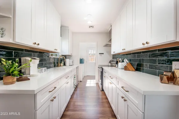 $2,500 | 1301 West Glenrosa Avenue, Phoenix, AZ 85013