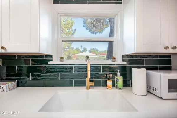 $2,500 | 1301 West Glenrosa Avenue, Phoenix, AZ 85013