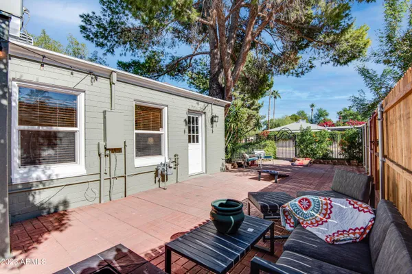 $2,500 | 1301 West Glenrosa Avenue, Phoenix, AZ 85013