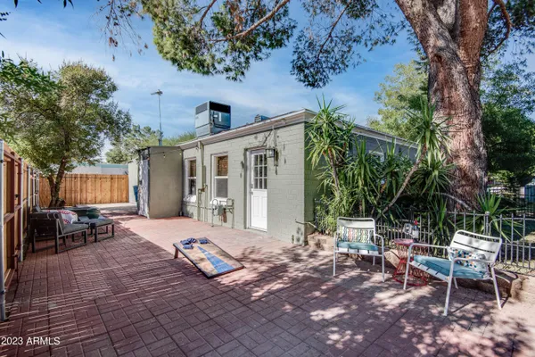 $2,500 | 1301 West Glenrosa Avenue, Phoenix, AZ 85013