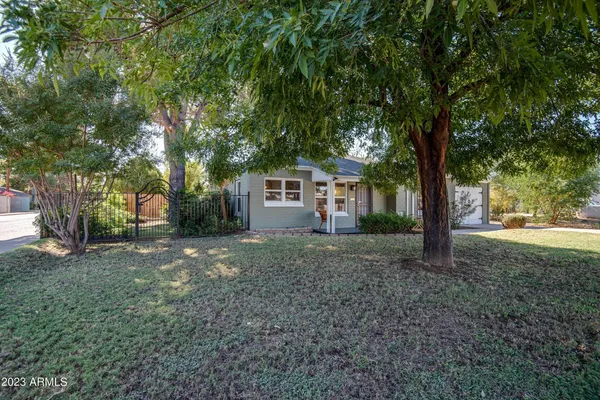 $2,500 | 1301 West Glenrosa Avenue, Phoenix, AZ 85013