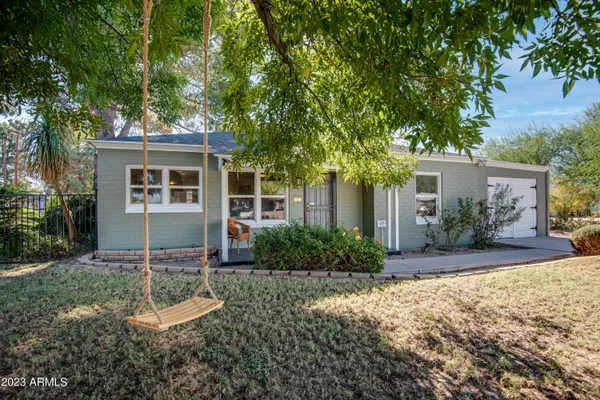 $2,500 | 1301 West Glenrosa Avenue, Phoenix, AZ 85013