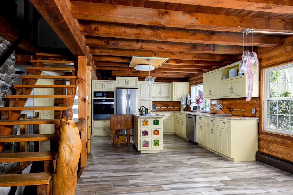 2700 Greenwich Road Hardwick, MA 01082 - Photo 23 of 42