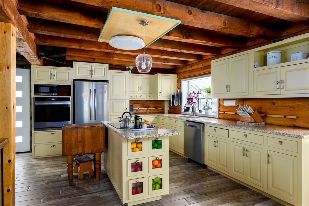 2700 Greenwich Road Hardwick, MA 01082 - Photo 24 of 42