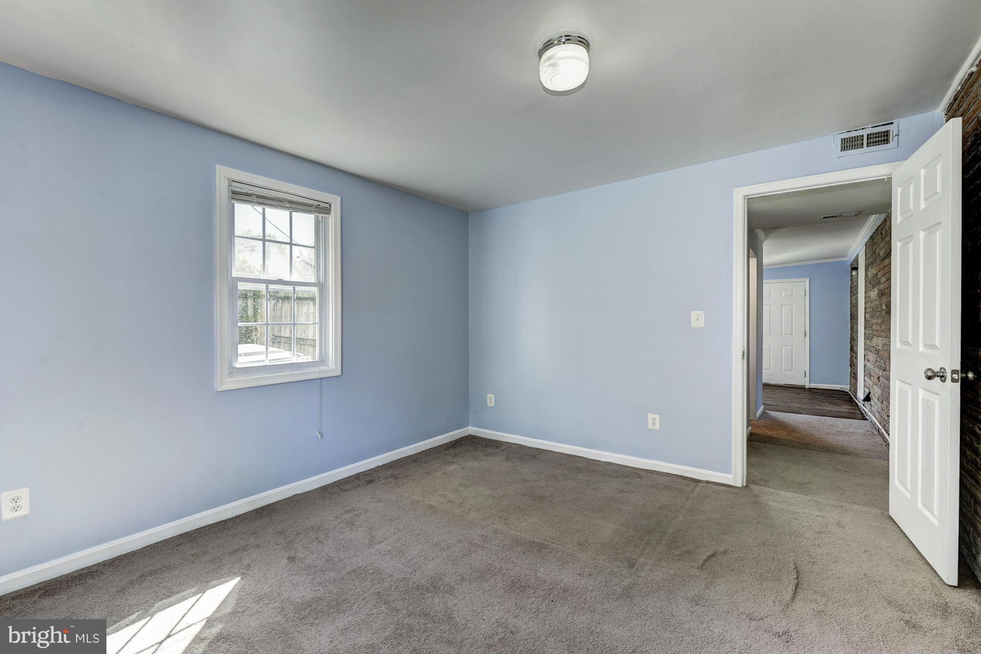 8001 Russell Road Alexandria, VA 22309 - Photo 6 of 24 Interior (General)