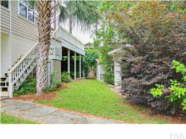 554 Riola Place Pensacola, FL 32506 - Photo 2 of 20 large deck for entertaining and cook outs