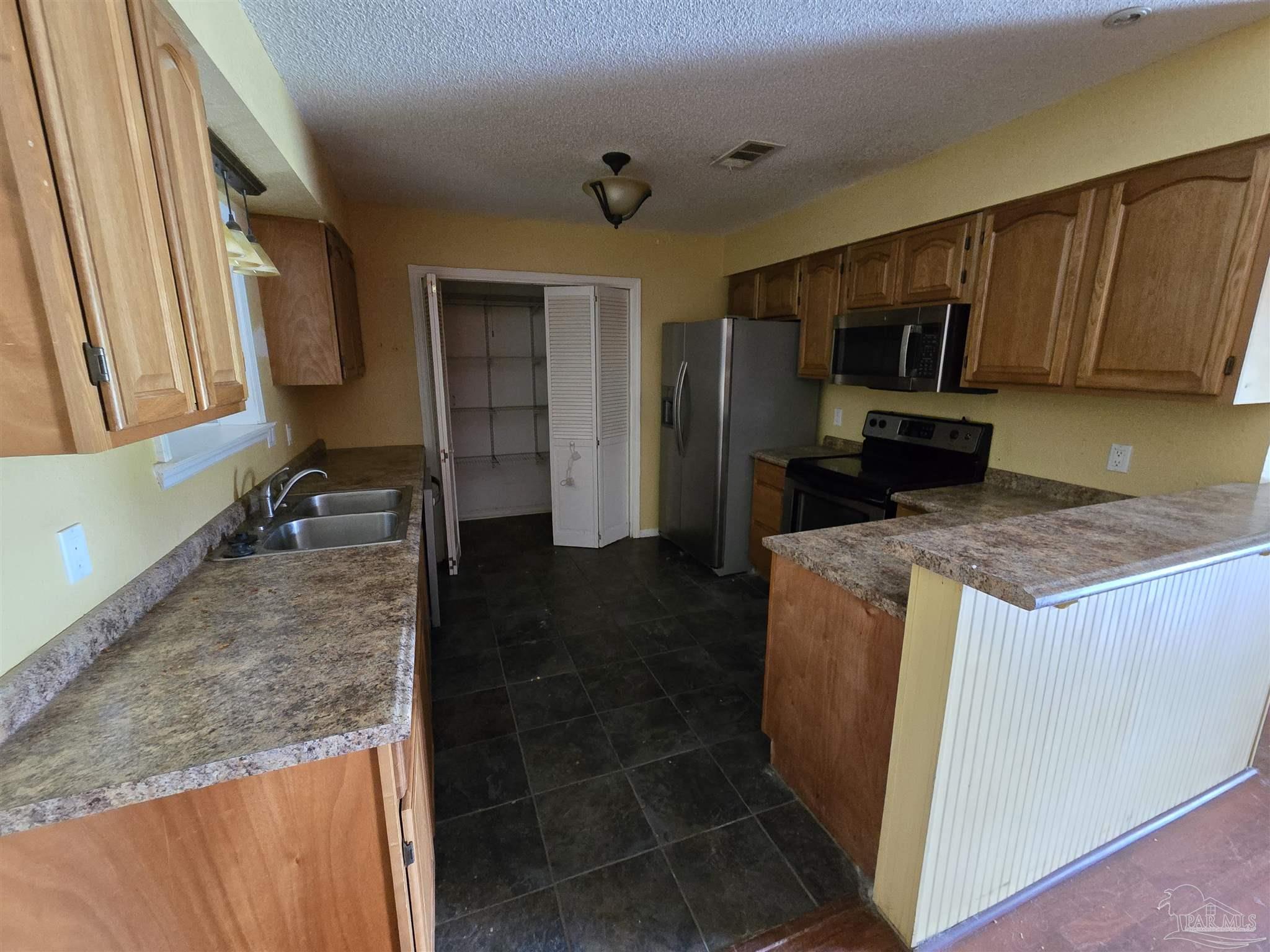 1646 Eagle Terrace Cantonment, FL 32533 - Photo 4 of 21