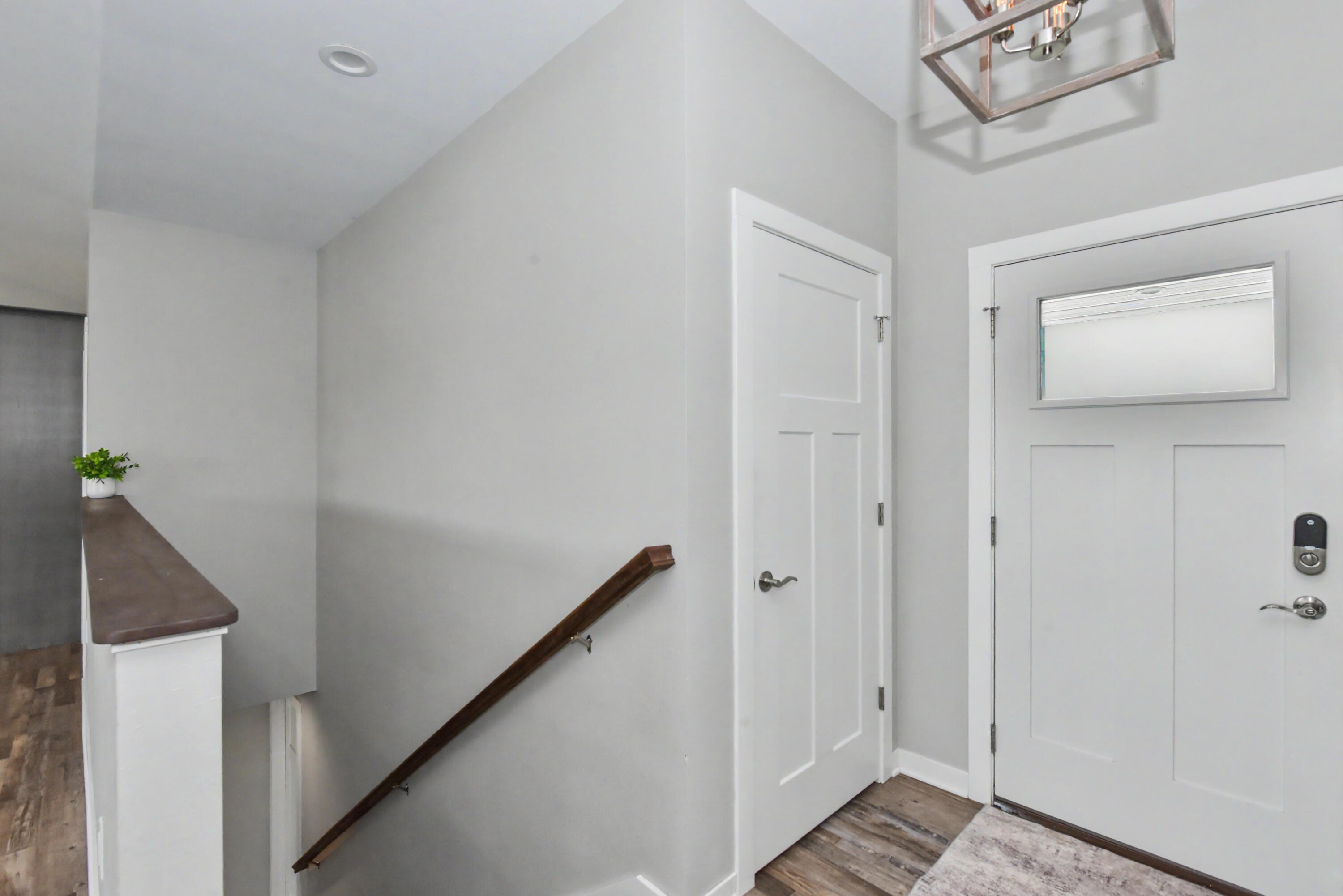 620 East Clancy Street Jefferson, WI 53549 - Photo 10 of 58 Entry