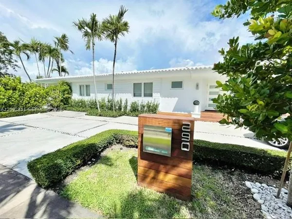 $18,500 | 290 Shore Drive East, Unit 290, Miami, FL 33133