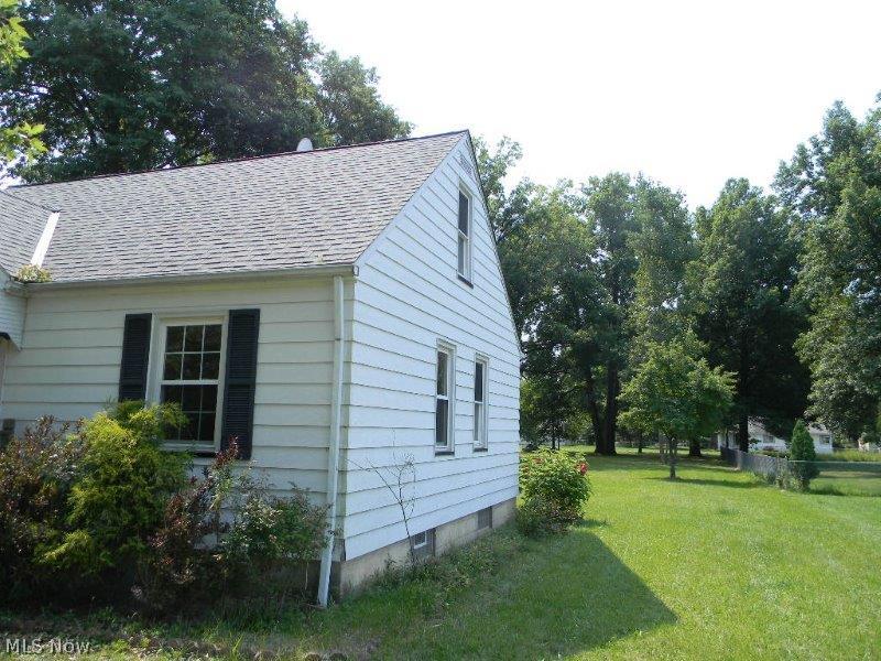 24535 Maple Ridge Road North Olmsted, OH 44070 - Photo 2 of 18 Gallery Image 2