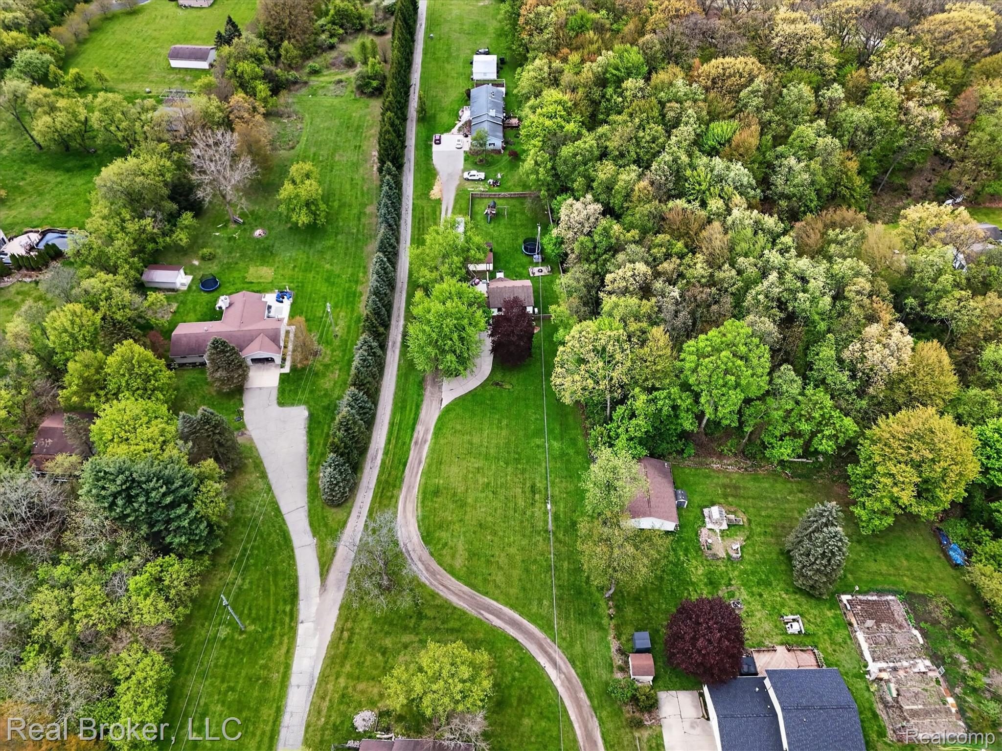 3885 Morgan Road Lake Orion, MI 48359 - Photo 56 of 57 58-3885-Morgan-Rd-Orion-Township-MI-48359-WindowStill.jpg