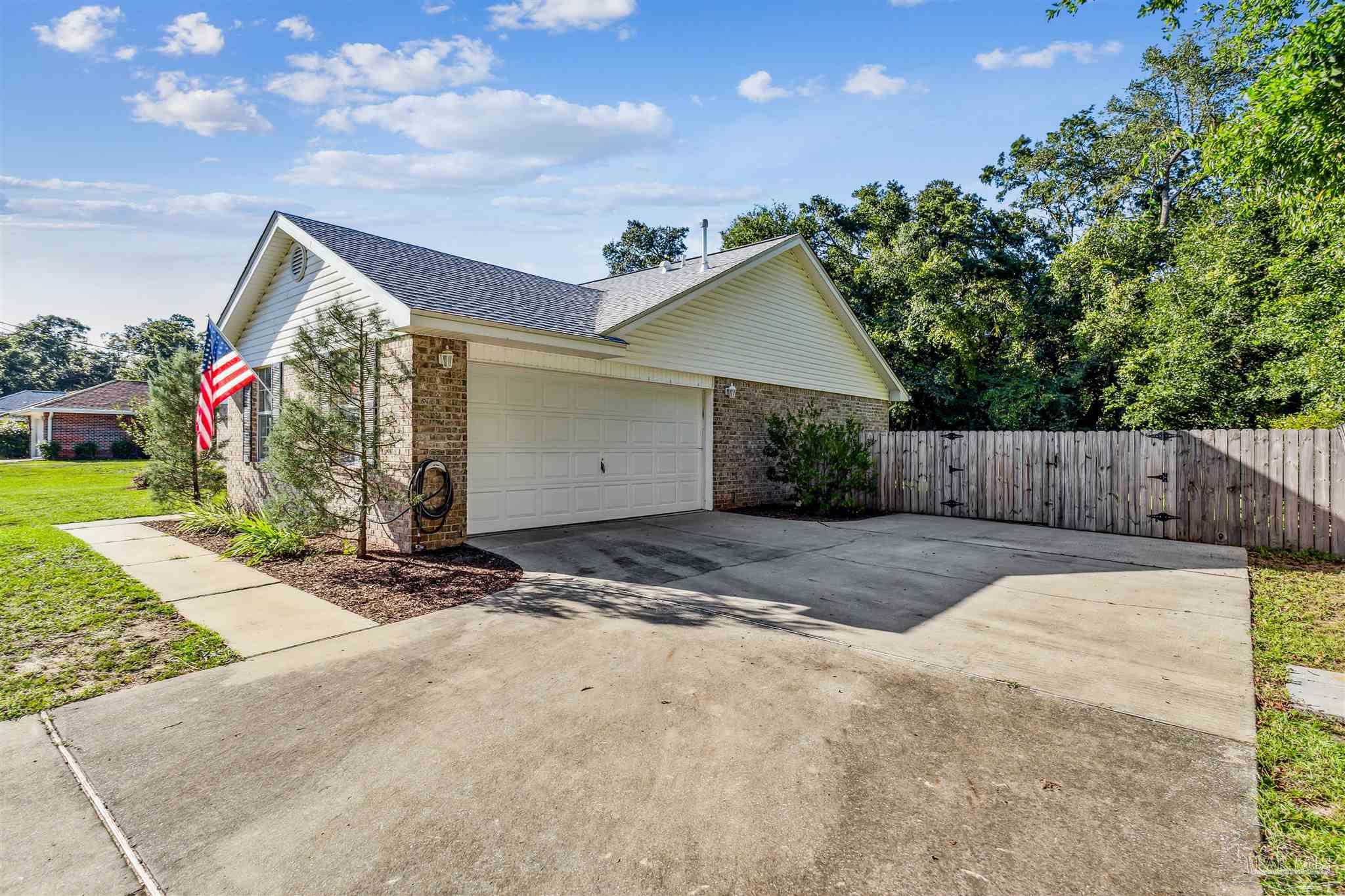 6872 Da Lisa Road Milton, FL 32583 - Photo 2 of 32